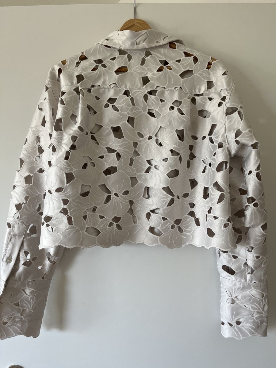 H&M Camicette: Sommer-Bluse mit floralen Cut-Outs – Usato da Allschwil venduto da MaloseS08 3