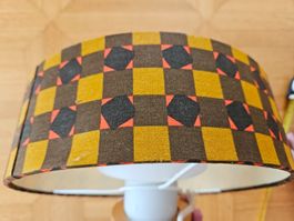 "Nostalgische" gemusterte 70ziger Deckenlampe neu