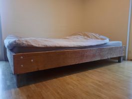 Vollholz Bett