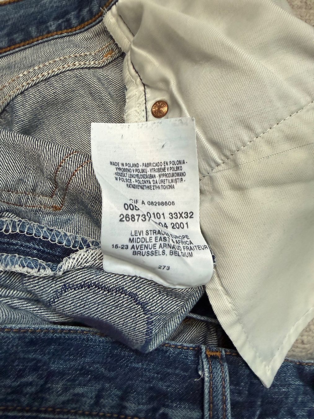Levi's Jeans: Jeans Levi's 501 usagé et rapiécé – Usato da Echandens venduto da pepite30 4