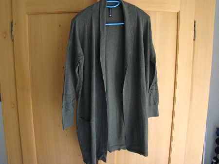 Jäckli langarm, Farbe olive, Grösse XS/S, Marke Chicorée