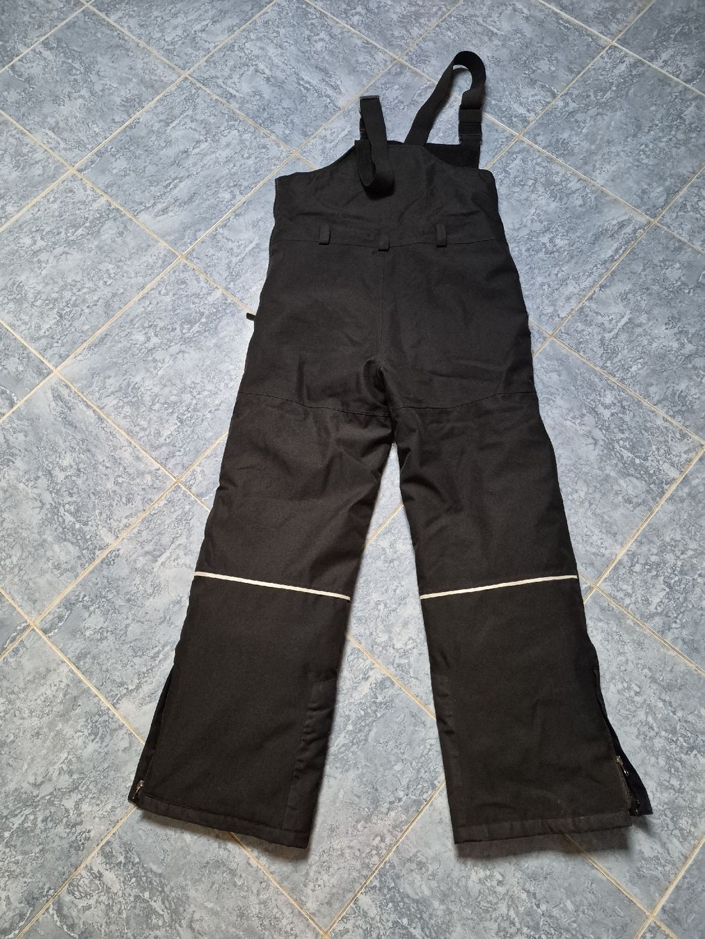 C&A Completi, tute sportive e funzionali: Skihose gr.158/164 – Usato da Oberbuchsiten venduto da selotius 1