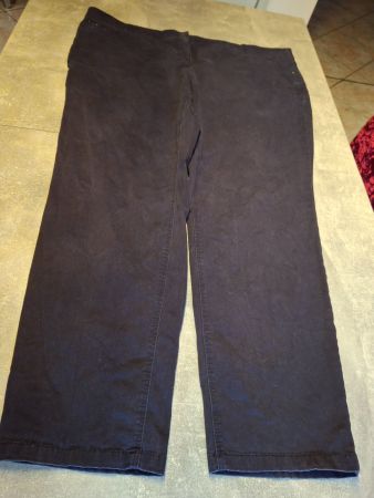 Pantalon bleu marin taille 50 marque C&A 98% coton
