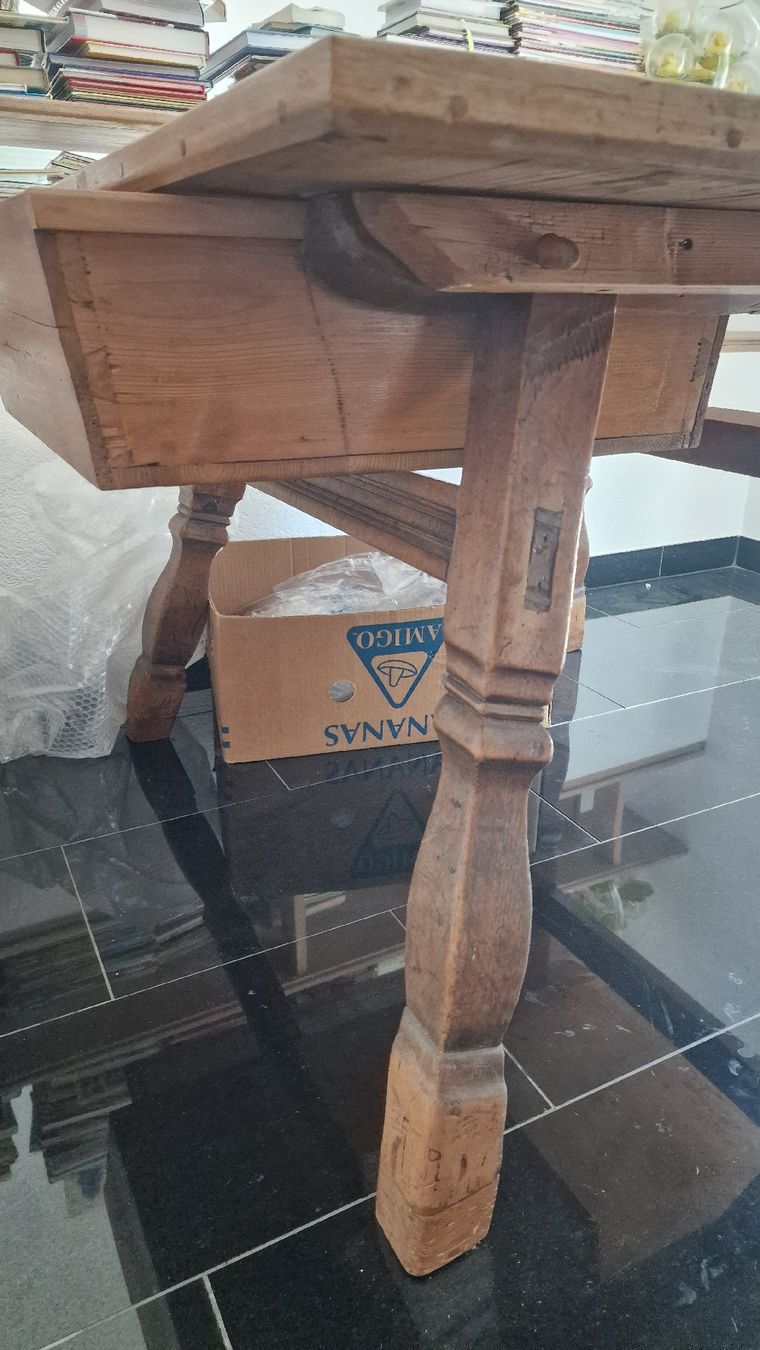 Tische: table ancienne – Gebraucht aus Echandens von Vasteinauer