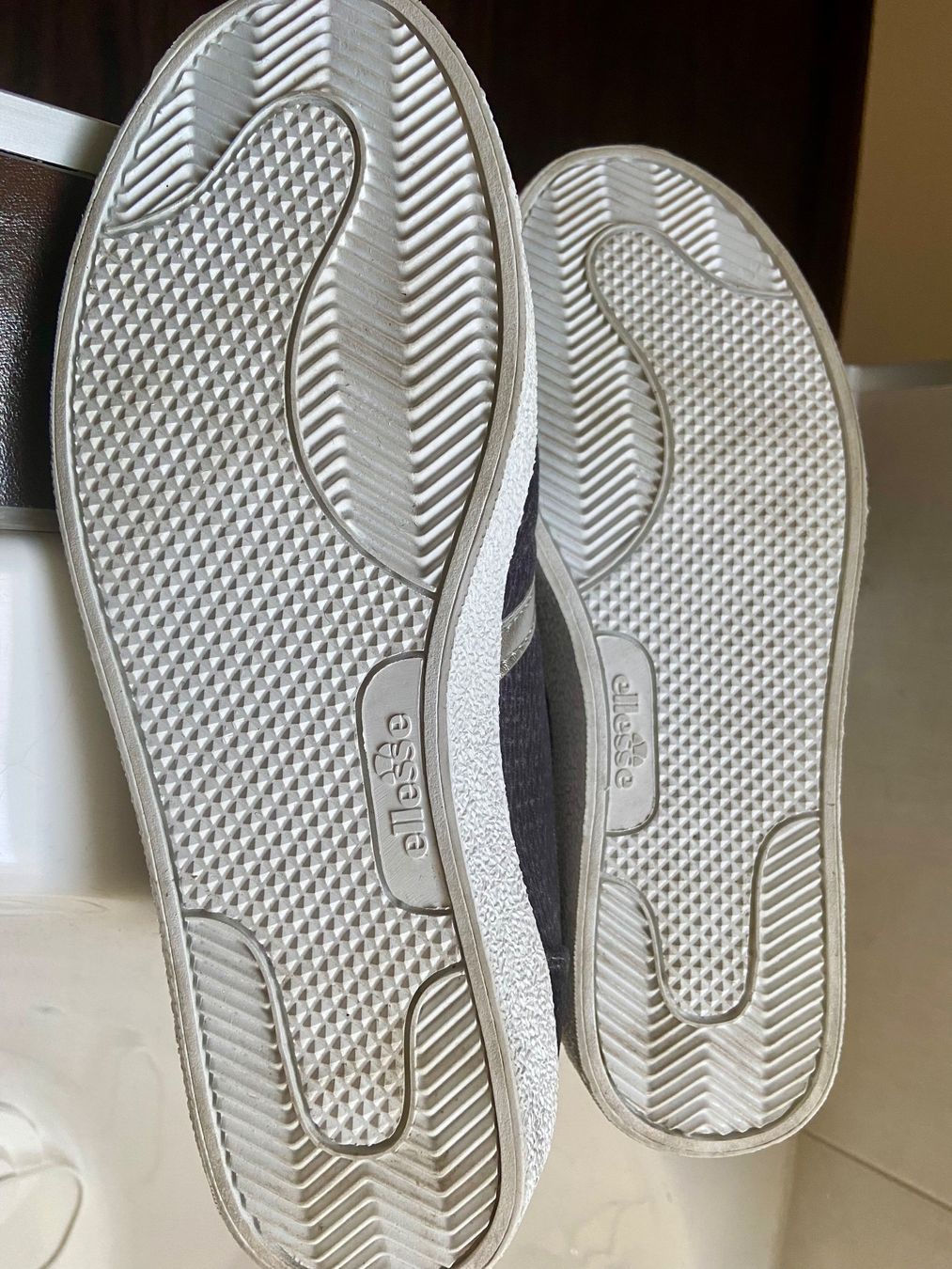 Ellesse Chaussures femmes: Sneaker Schuh von Ellesse , Gr.38 – D'occasion à Ermatingen par Speiki2 4