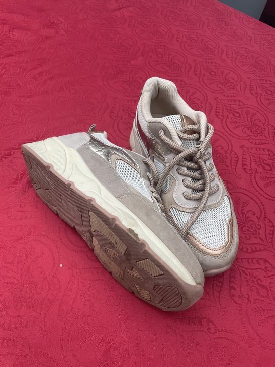 Scarpe per ragazze: Mädchen Sneaker Turnschuhe 32 – Usato da Bergdietikon venduto da antovale 1