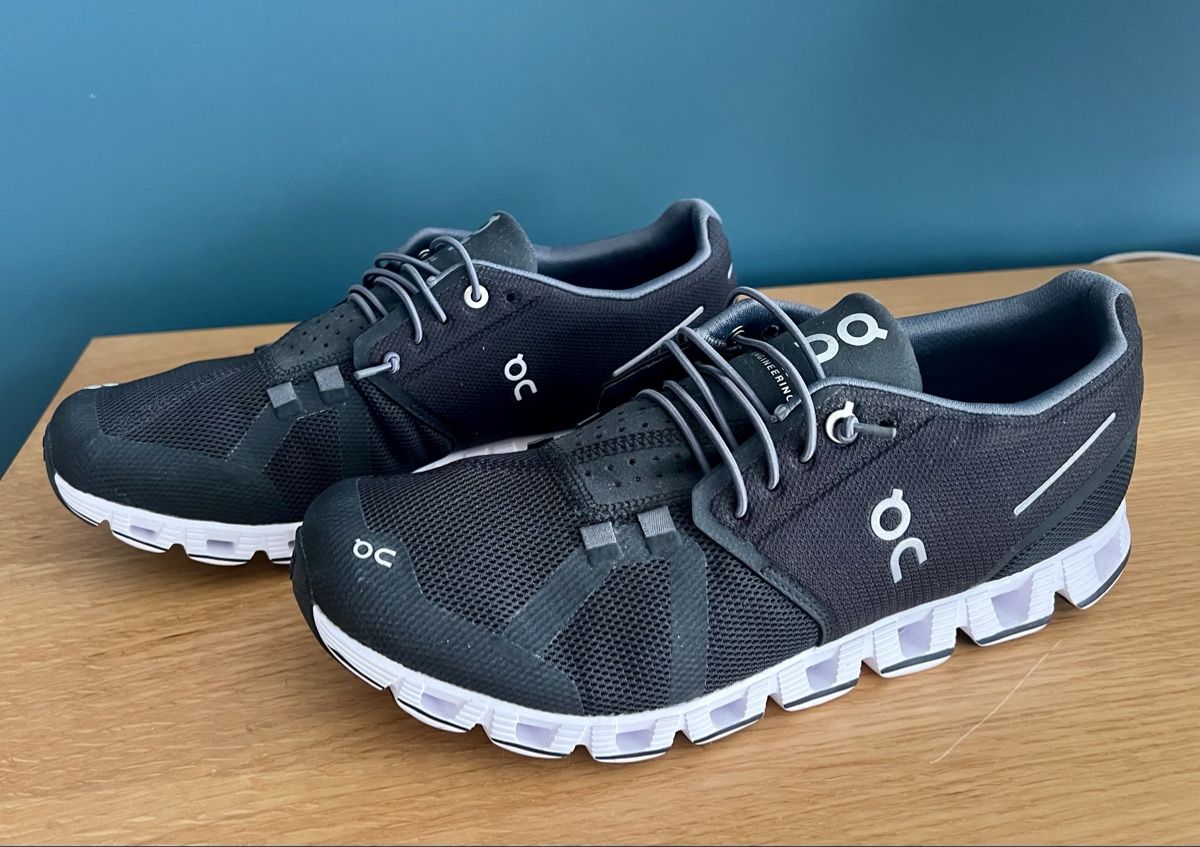 On Herrenschuhe: Chaussures de course ON Cloud noir taille 42 – Gebraucht aus Lausanne von Vracorama