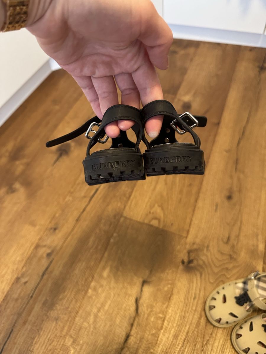 Burberry Schuhe für Jungen: Burberry , rubber sandals . Size 26 – Gebraucht aus Küssnacht am Rigi von hor_dpb7 1