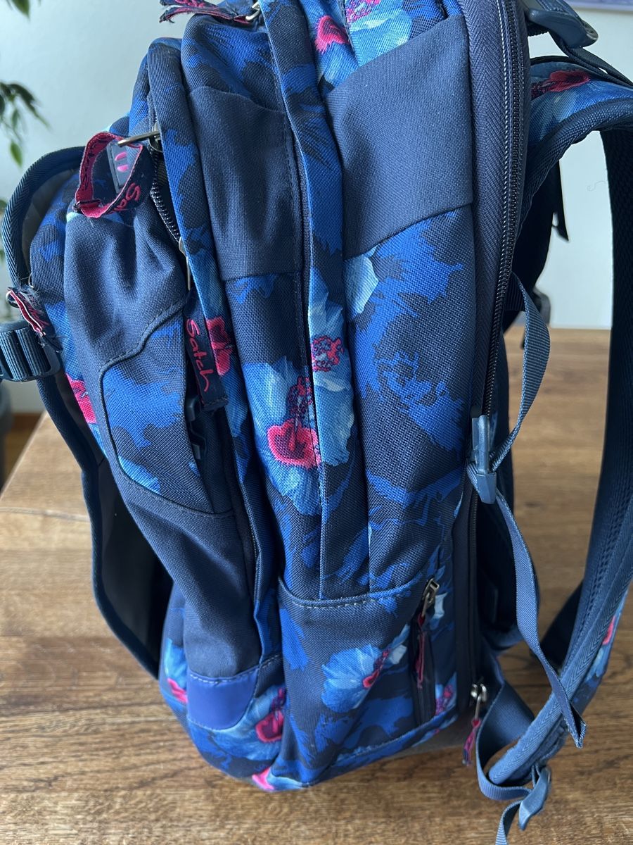 Borse & Zaini: Backpack floral print navy blue good condition – Usato da Zug venduto da poi_dgf5 2