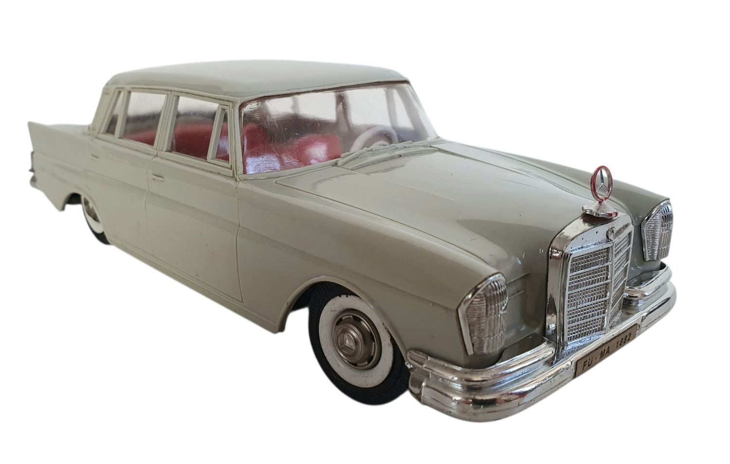 Gama Giocattoli: Gama Mercedes 220 mit Batterieantrieb – Usato da Flawil venduto da JaguarXJSHE 1