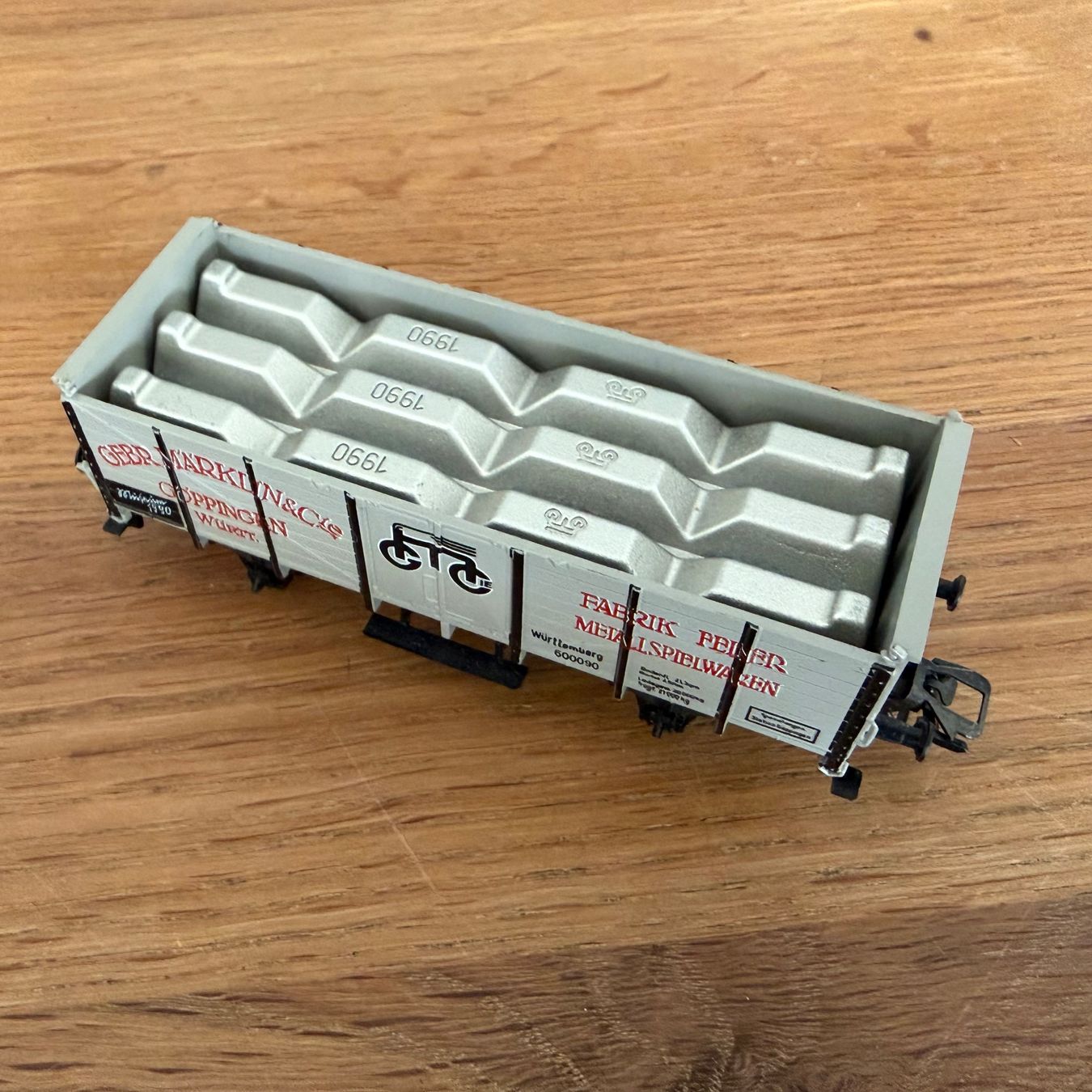 Märklin Modellini di ferrovie: Märklin - diverse Wagons und ein Trafo – Usato da Thun venduto da SS147 7