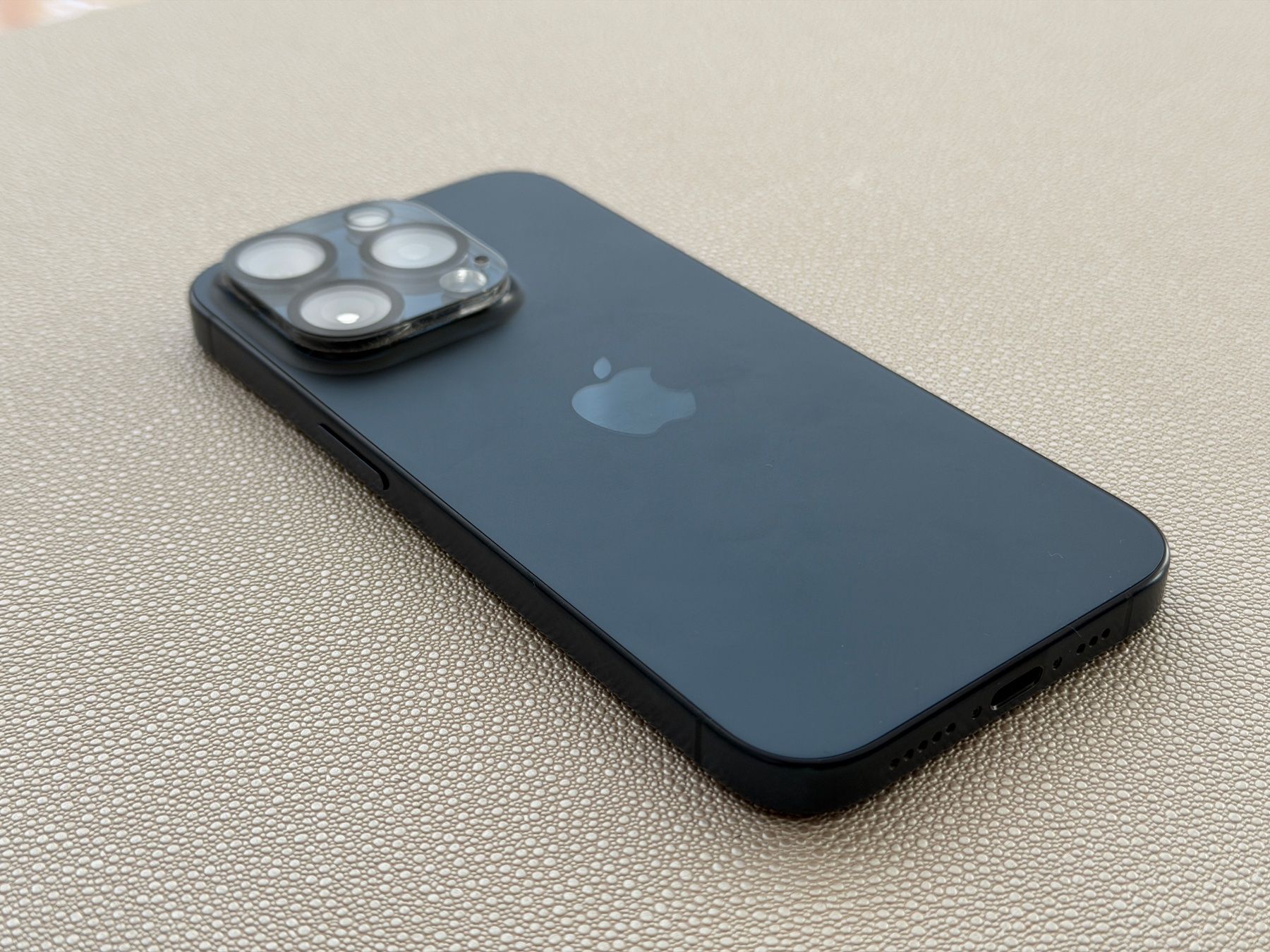 Apple Handys / Smartphones: iPhone 15 Pro Titan blau – Gebraucht aus Naters von adi_wnq9