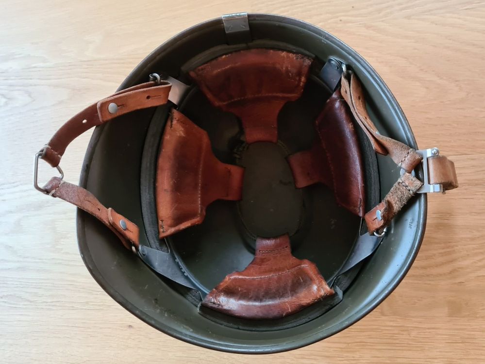 Stahlhelm Ungarische Armee Oliv – Mit Verstellbarem Lederkinnband, Ca. 1,5 Kg