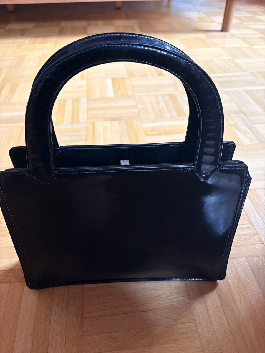 Taschen für Damen: Lackledertasche – Gebraucht aus Ardez von helena.erny