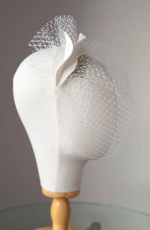 Accessori per capelli: Braut Fascinator mit Birdcage Schleier - handmade – Usato da Zürich venduto da JeanBng 3