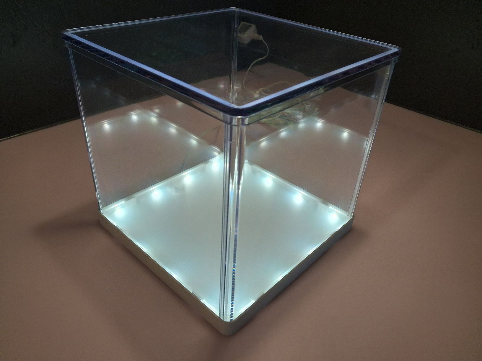 Vitrines: Vitrine würfelförmig mit LED – Neuf (Voir description) à Derendingen par Nellino01 1