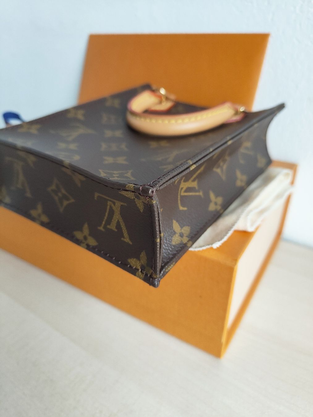 Louis Vuitton Taschen für Damen: Louis vuitton Petit Sac Plat – Neu und originalverpackt aus Hausen AG von dar_gt8p 1