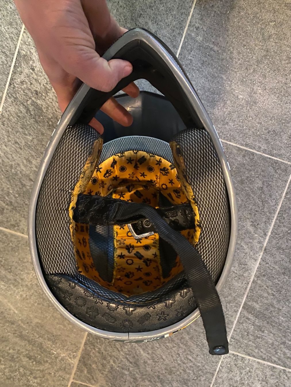 Caschi: Bike Helm Carbon Gr. M – Usato da Kriens venduto da draussen-zu-hause 5