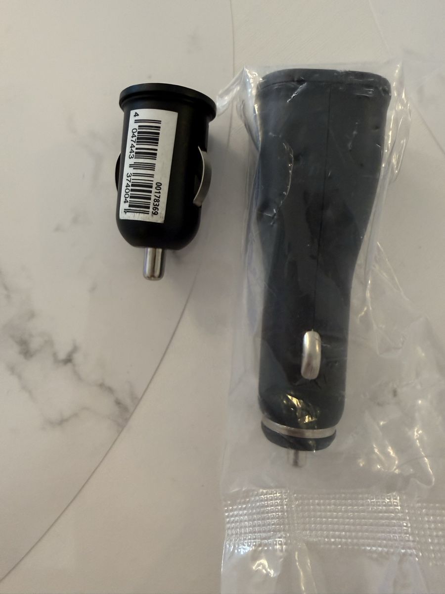 Lecteurs & Adaptateurs: Auto ladegerät adapter  – D'occasion à Luterbach par uhrmacherin89 2