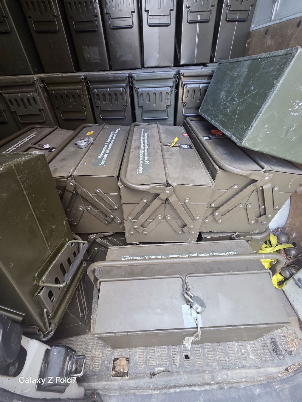 Schweizer Armee Tutti gli attrezzi: Coffre à outils  Militaire Suisse complet – Usato da Vugelles-La Mothe venduto da koz_q5v9 8