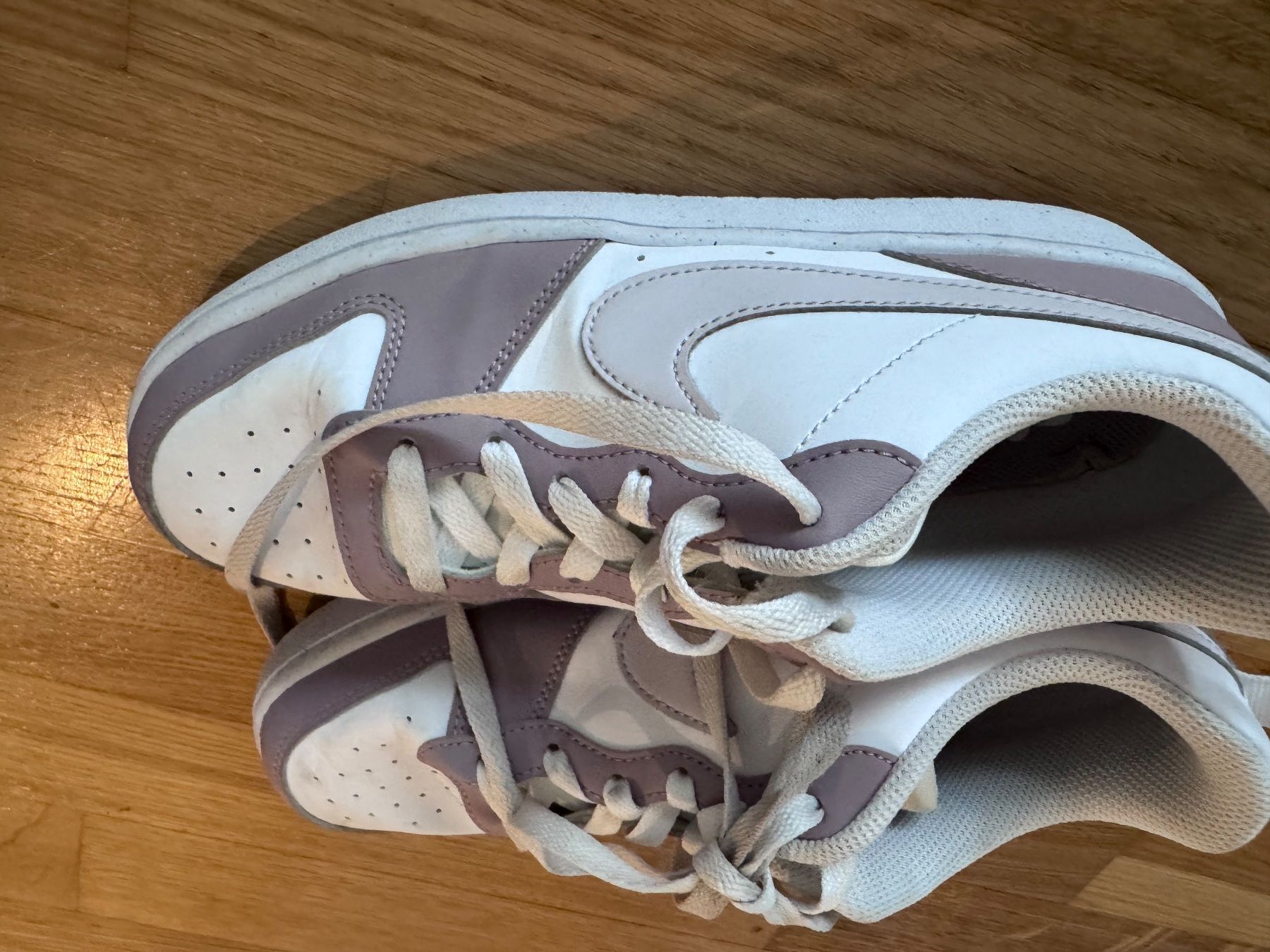 Nike Scarpe da donna: Nike Sneaker weiss flieder – Usato da Kriens venduto da Monti74 1