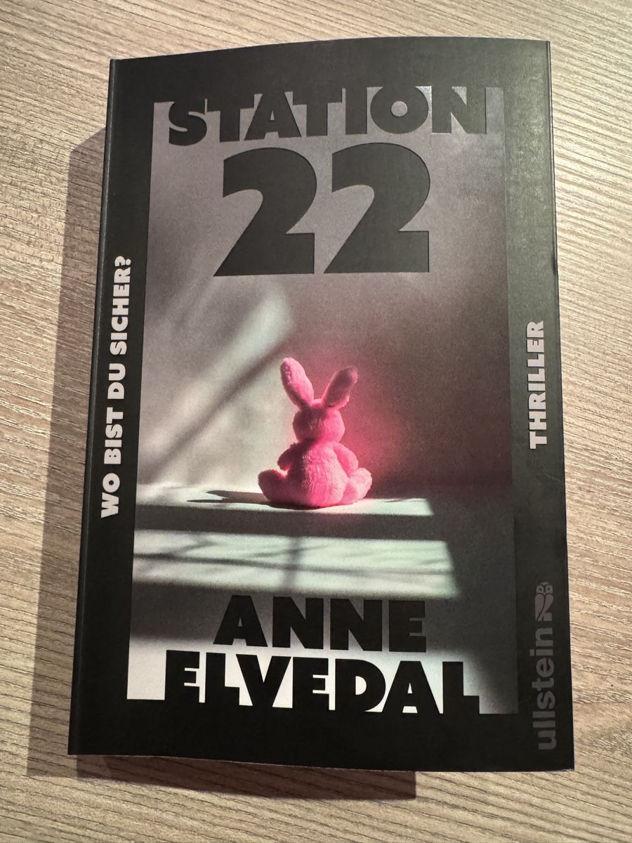 Bücher: Station 22 – Gebraucht aus Küssnacht am Rigi von DanielaH0102