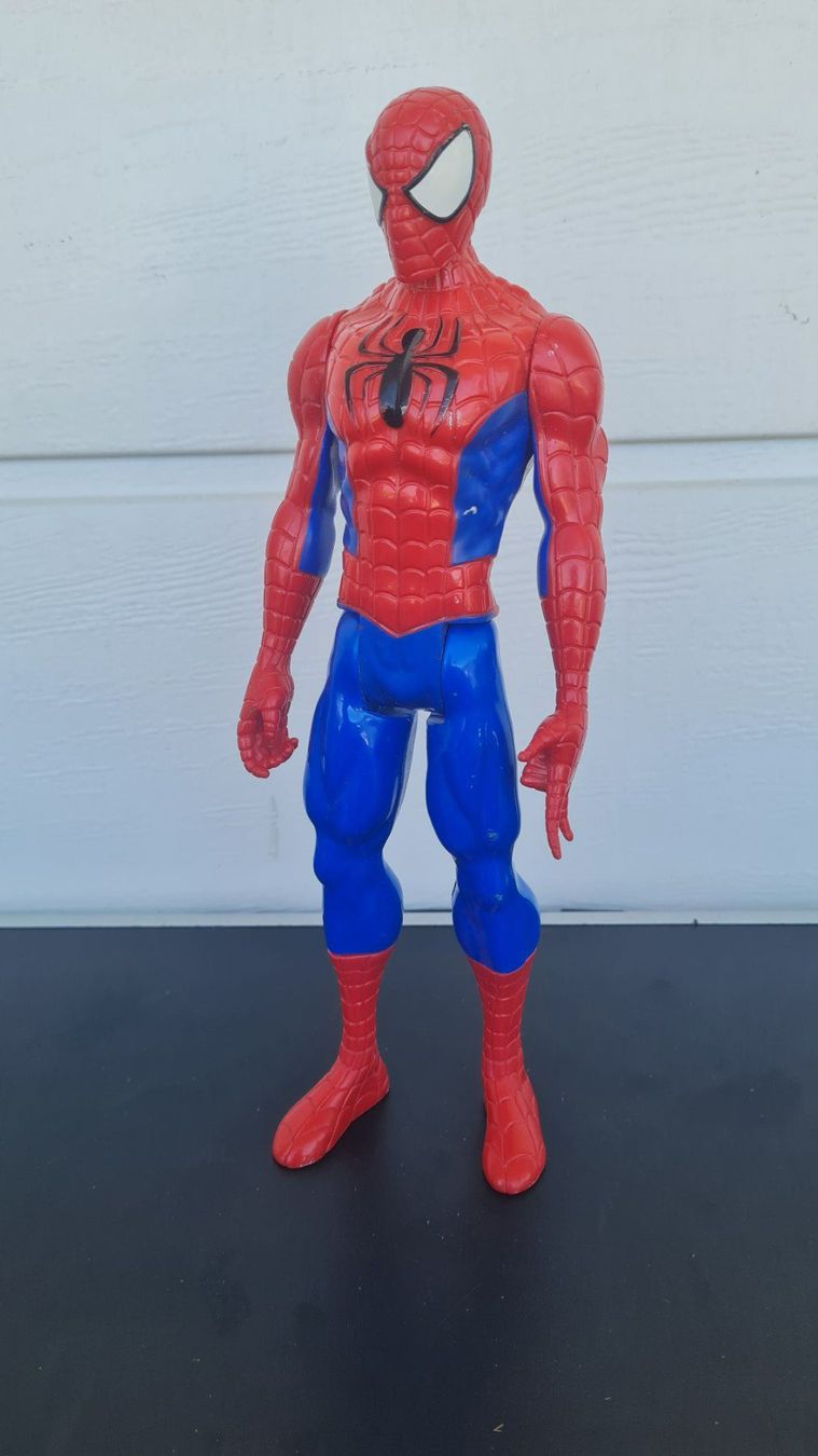 Hasbro Statuette: Actionfigur / Marvel / Spider-Man / Hasbro / 30cm / JG 2013 – Usato da Safenwil venduto da Husqi2000