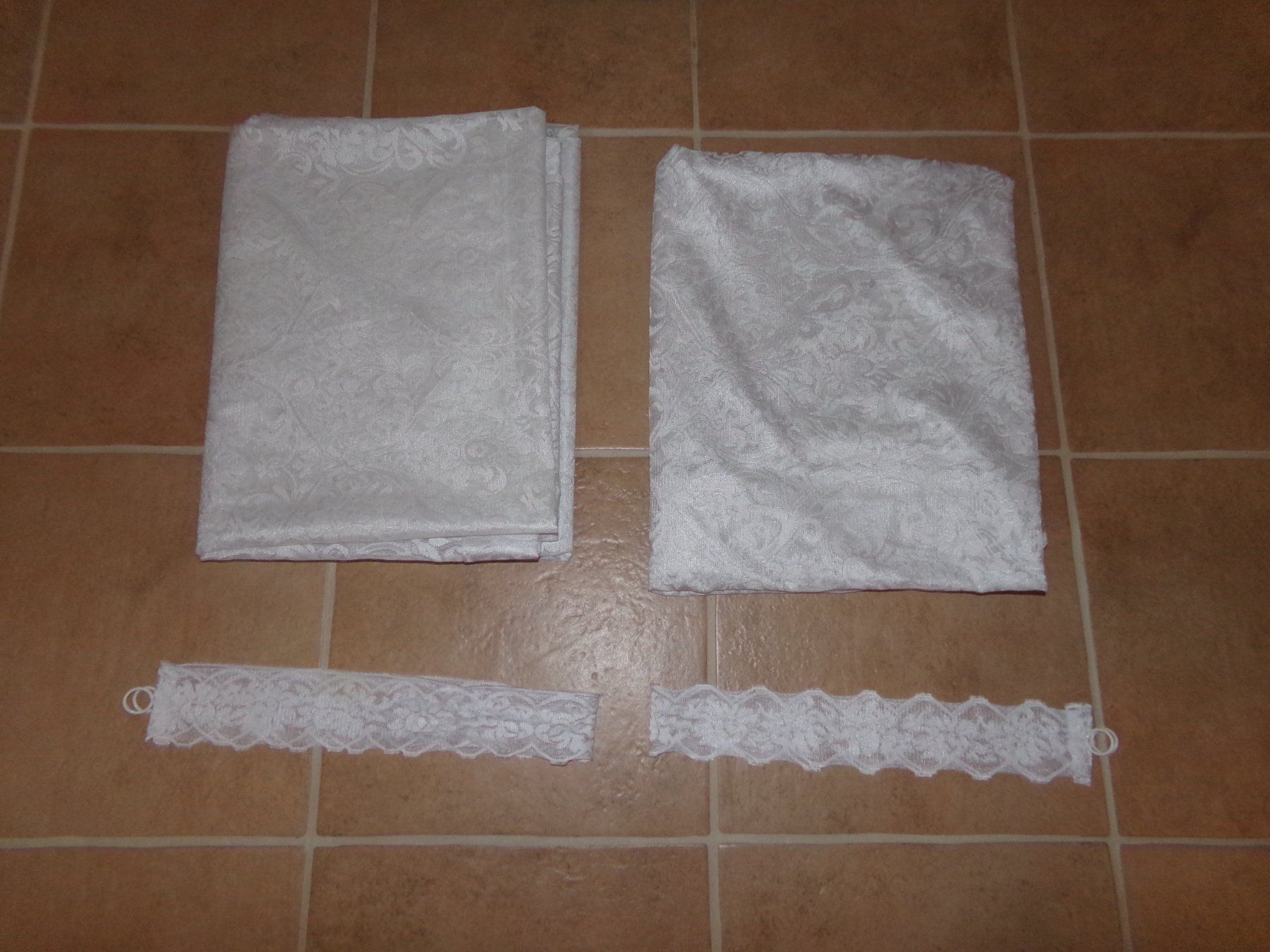 Tende: 2 SPITZENSCHALS VON 4 STÜCK MIT RAFFHALTER 150 X 235 CM – Usato da Egnach venduto da VILLA_ROSA 3