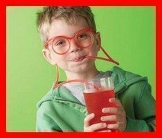 Strohhalmbrille Partybrille Röhrli Kindergeburtstag Drink