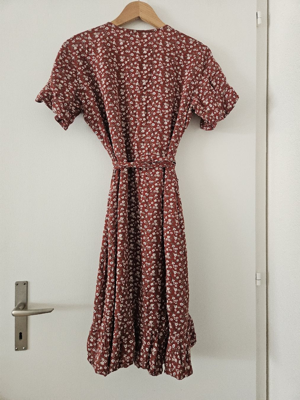 Only Robes: Wickelkleid mit Blümchen – D'occasion à Bern par mir_bs7y 1