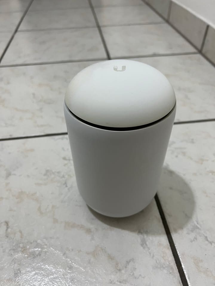 Ubiquiti Modems & Router: Ubiquiti UniFi Dream Machine (UDM) – Gebraucht aus Massagno von mis_m7ny 1