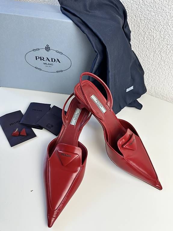 Scarpe da donna: Prada Slingback Heels rot, Gr. 38, Original, Statement Piece – Usato da Tenniken venduto da Gnade27