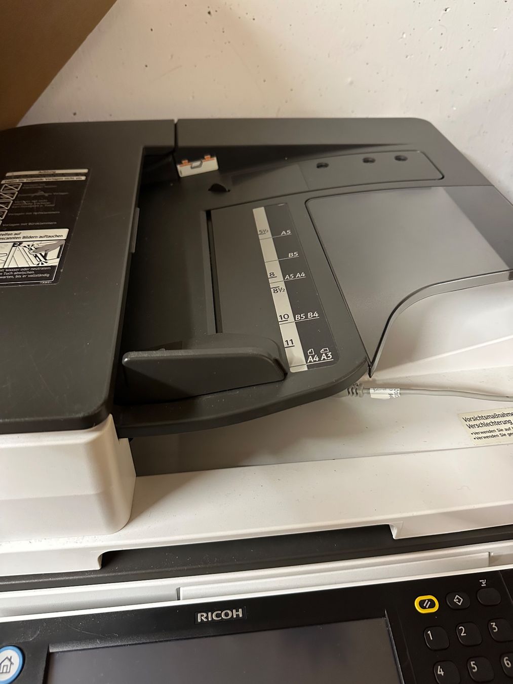 Ricoh Stampanti: RICOH MP C3003 Farb-Multifunktionsdrucker – Usato da Dübendorf venduto da liism 4
