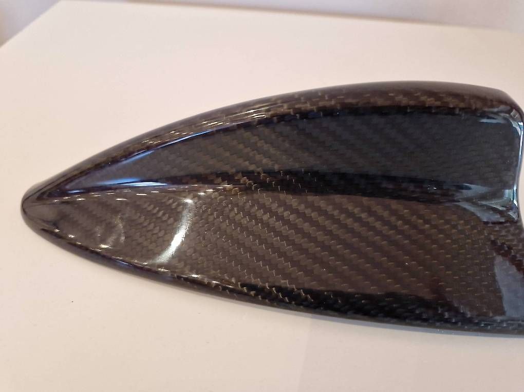 Tutti pezzi di ricambio auto: Cache antenne en fibre de carbone BMW – Usato da Moudon venduto da dek_m2kj 1