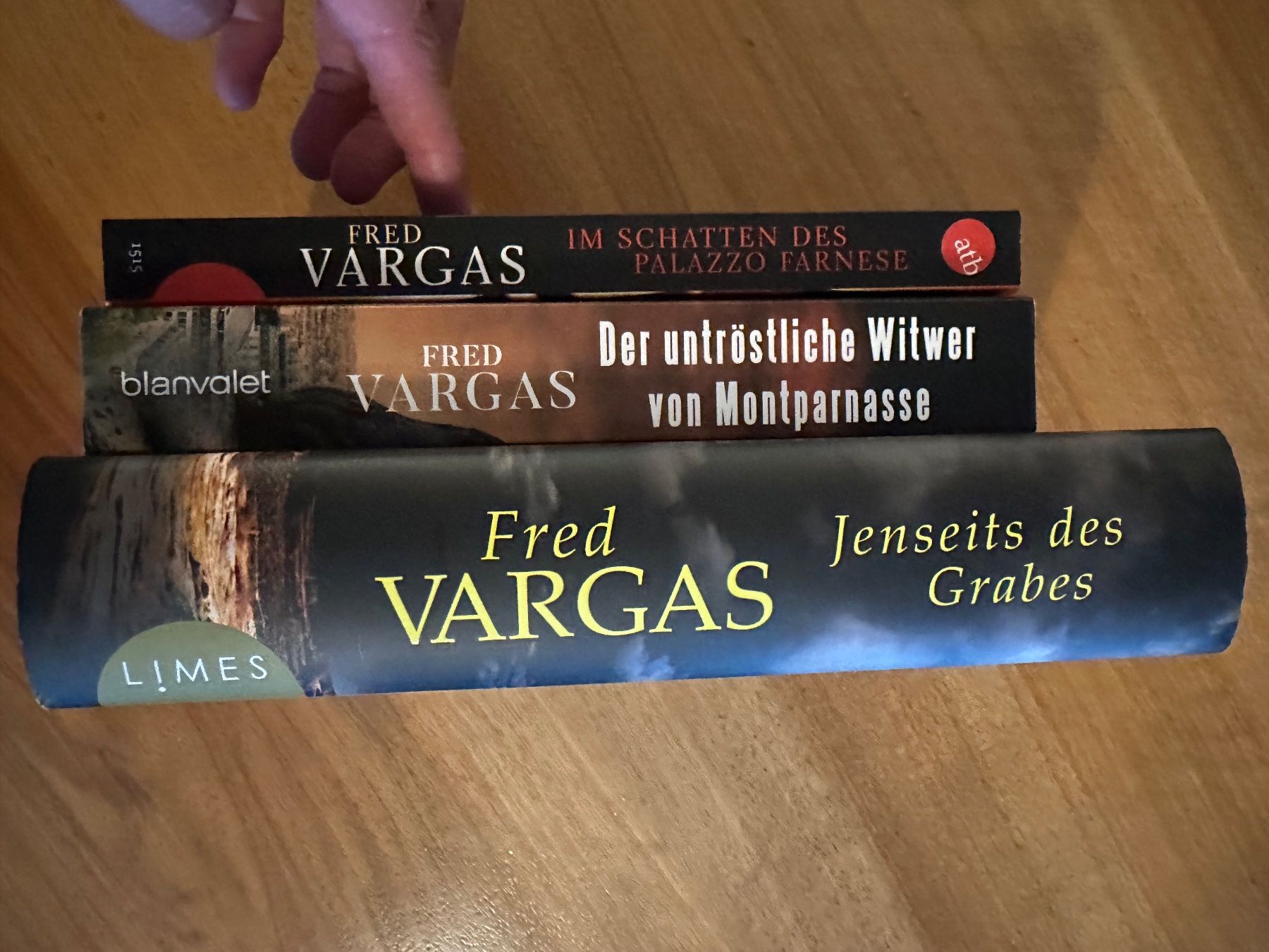 Libri: Fred Vargas - Drei ihrer Bücher – Usato da Fribourg venduto da mir_k7b9 1