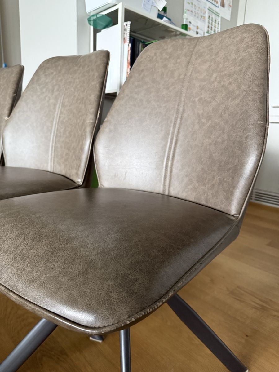 Sedie: 4 Stühle, Drehbare Füsse – Usato da Root D4 venduto da dm96 1