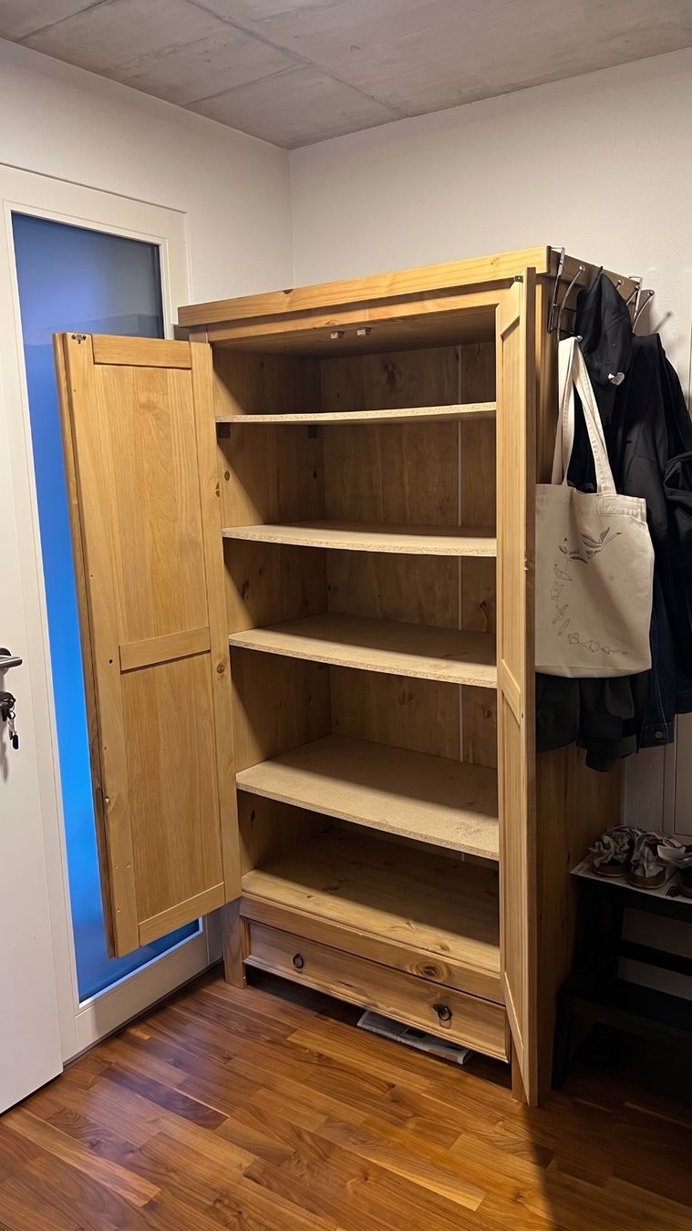 Armadi: Holz Schrank Rustica – Usato da Langenthal venduto da ryback99 1