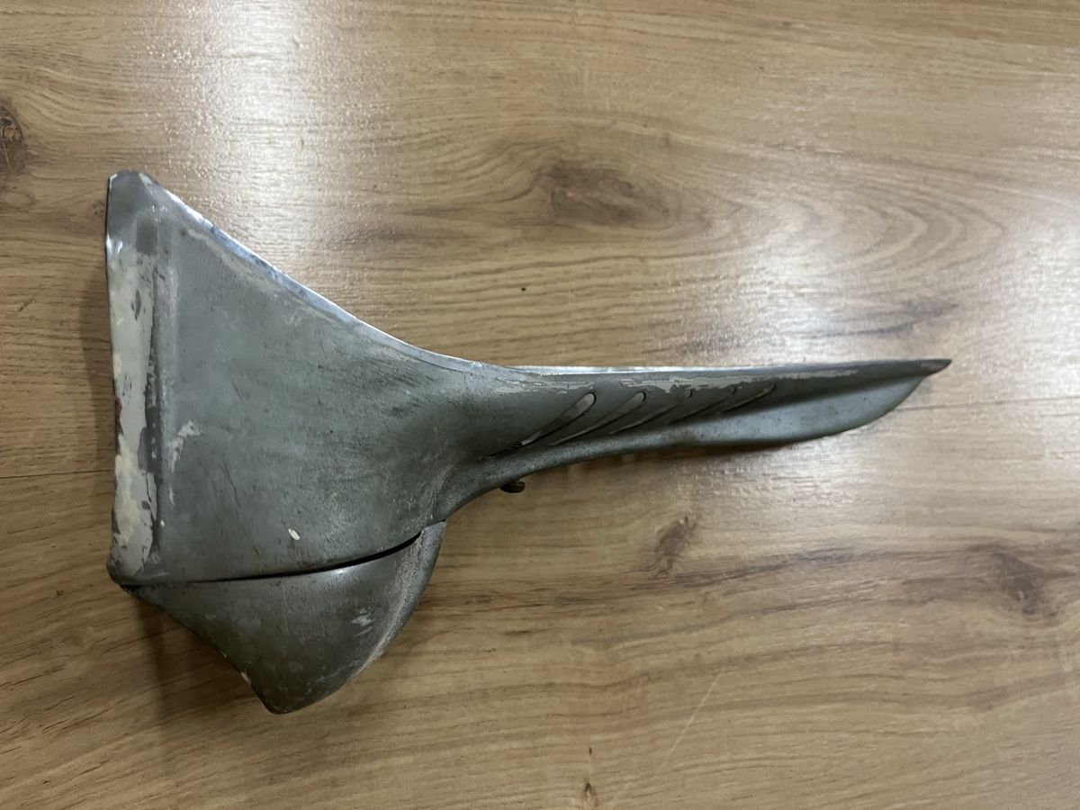 Vespa Tutti pezzi di ricambio per scooter: Vespa Faro Basso Chrom – Usato da Thun venduto da Cpia 5