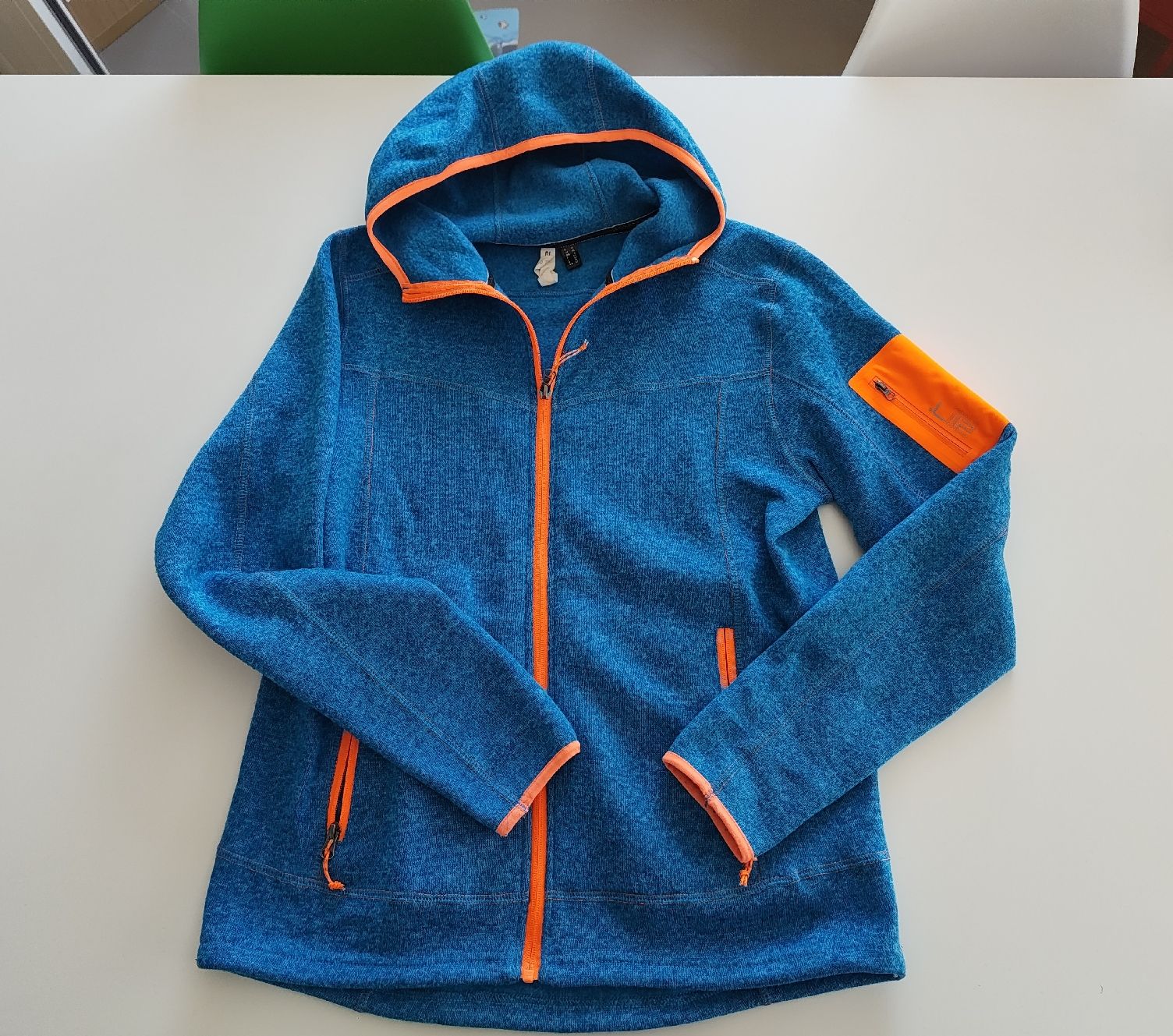 North Face Lotti di vestiti: Fleecejacken Set – The North Face, Vaude, Bench.. – Usato da Sion venduto da Mizzaa 4