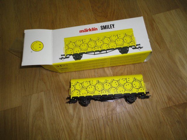 Märklin Modellini di ferrovie: MÄRKLIN SMILEY WAGEN 48880 – Nuovo e nell'imballaggio originale da Teufen AR venduto da Donschabl