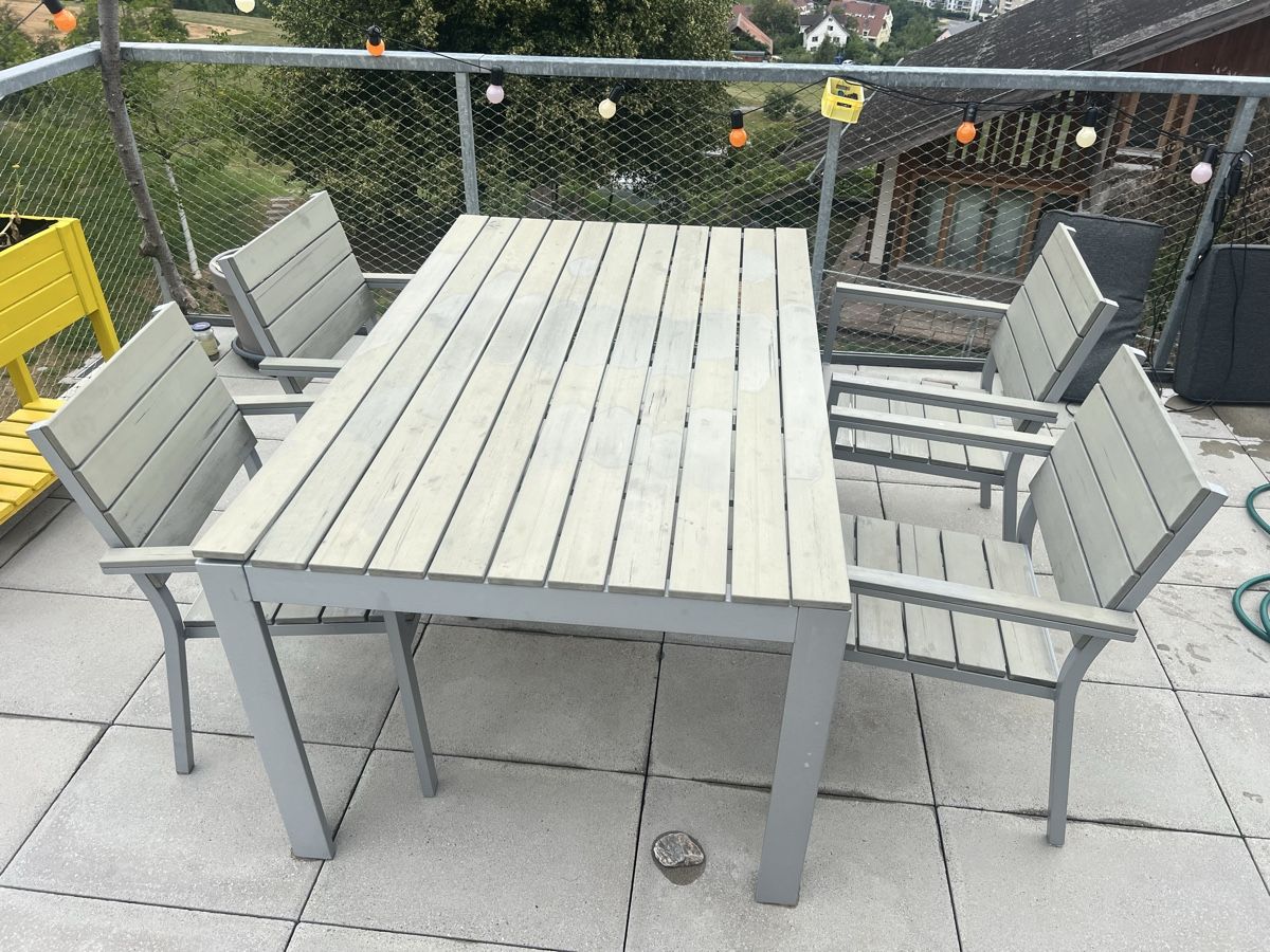 Set di tavolo e panche: Outdoor Table and 4 Chairs Set Grey Good Condition – Usato da Wädenswil venduto da puh_n8wy
