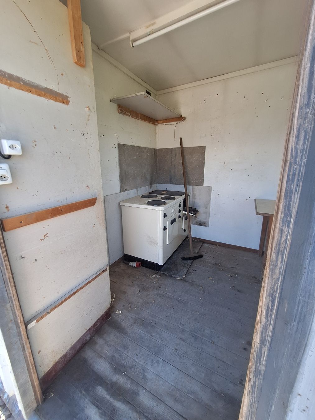 Autres articles bureau & commerces: à vendre container  – D'occasion à Troistorrents par Marie_anna_vs 1