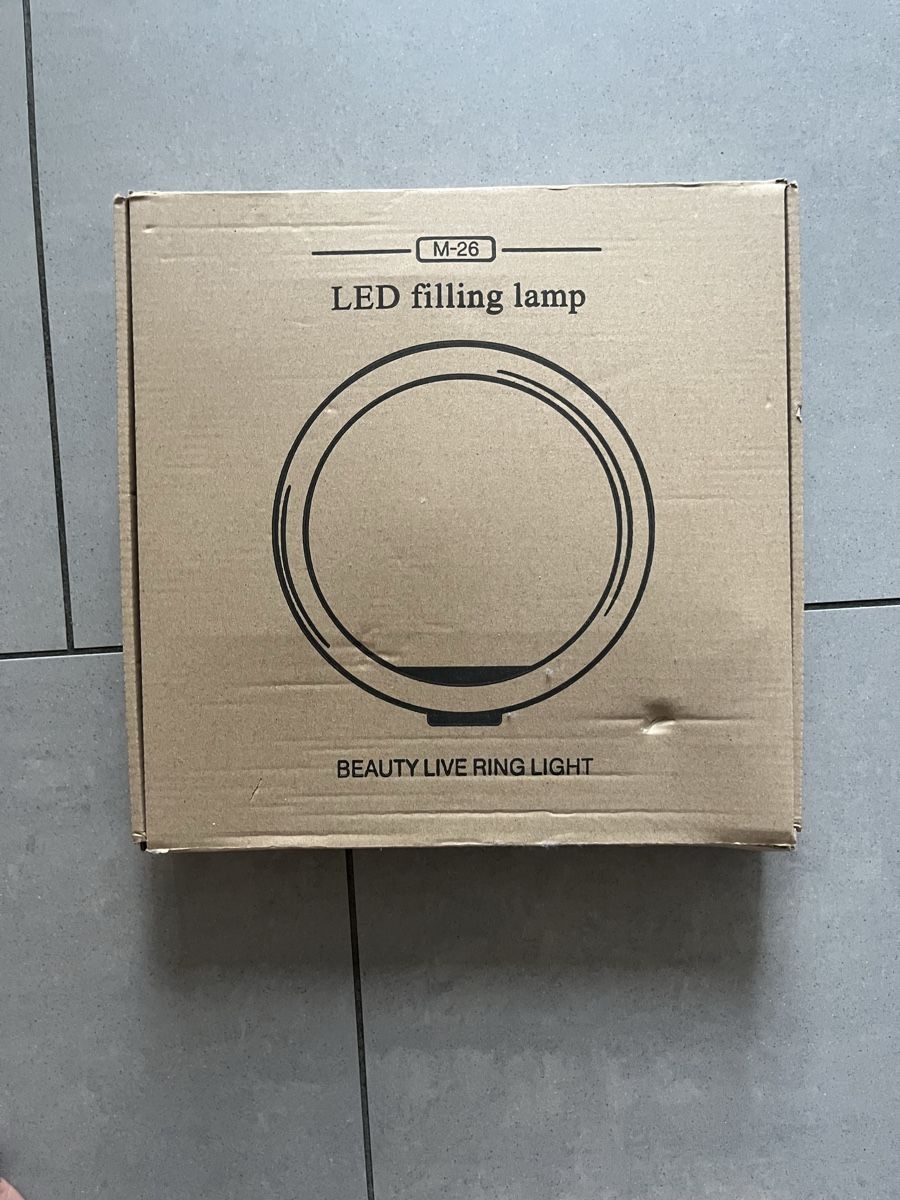 Lampade: LED Ringlicht mit Stativ – Usato da Zürich venduto da jmg_8005