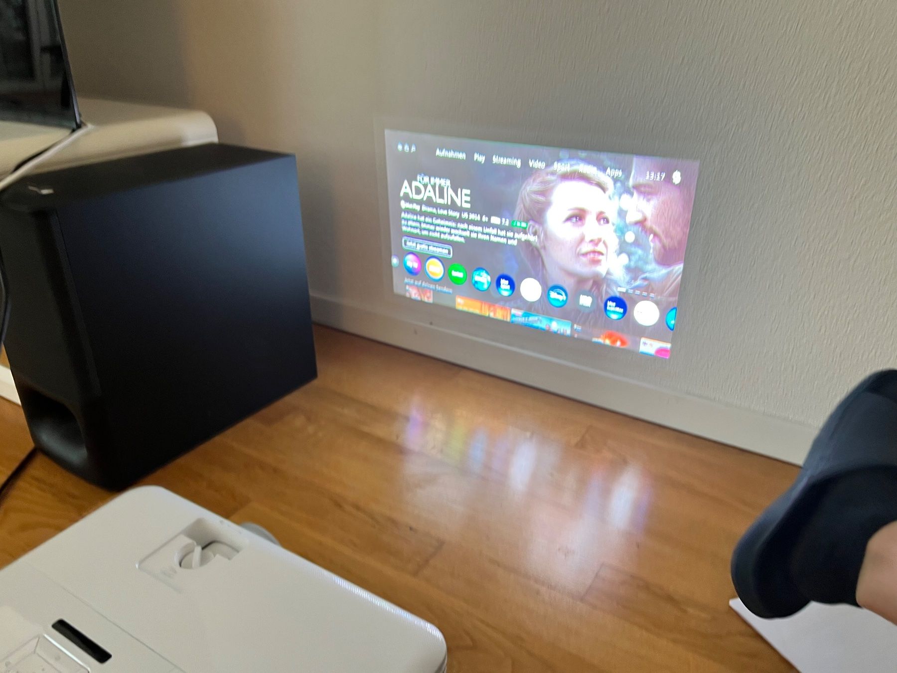 Videoprojektoren: OPTOMA UHD 40 Beamer – Gebraucht aus Pfäffikon ZH von SammlerTony 5