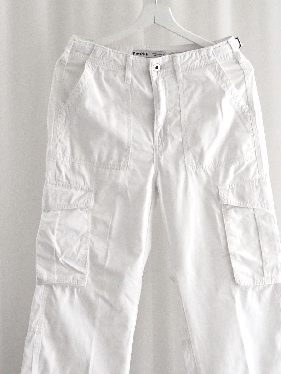 Bershka Hosen: Weisse Cargohose Bershka Gr. 38 – Gebraucht aus Neftenbach von litta_00