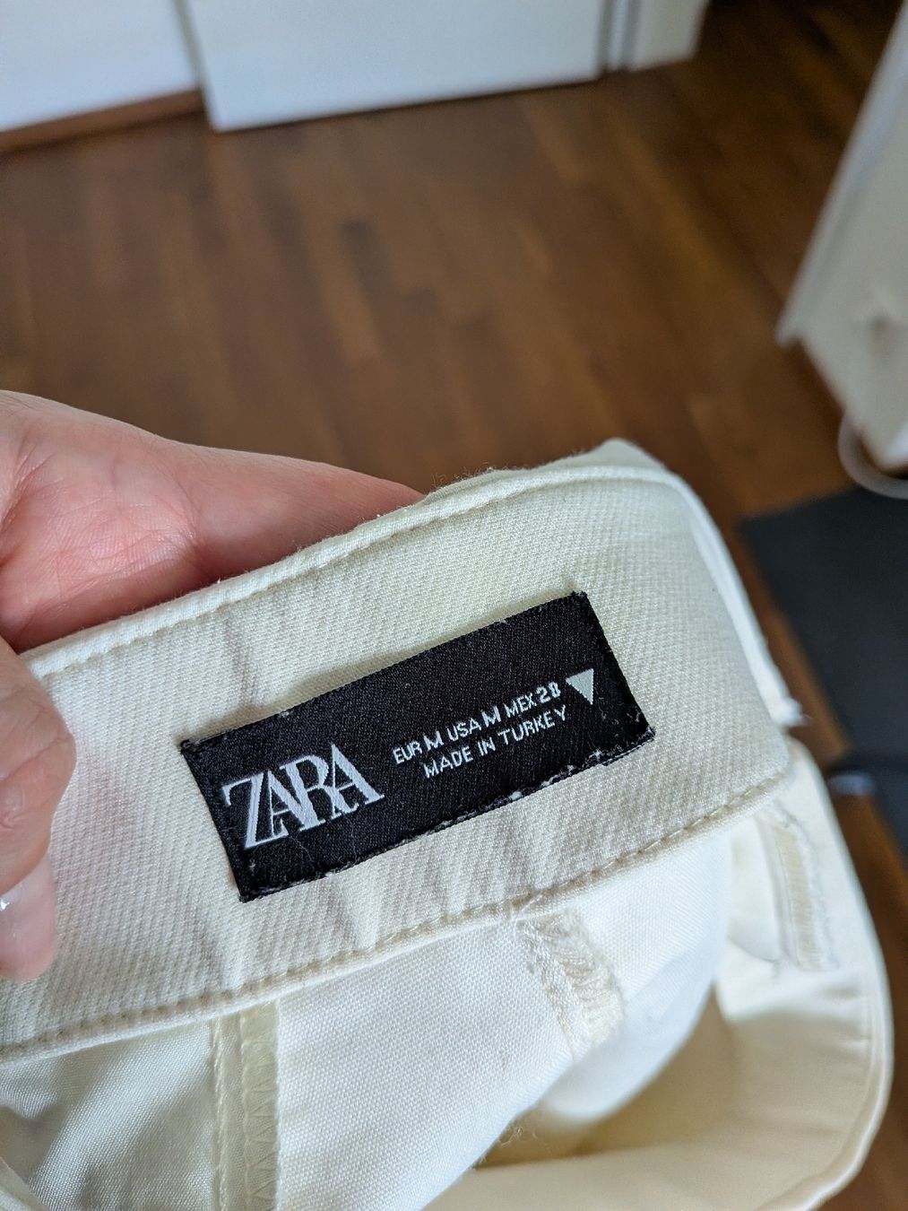 Zara Hosen: ZARA shorts cream - size M – Gebraucht aus Lachen SZ von joa_rf9n 2