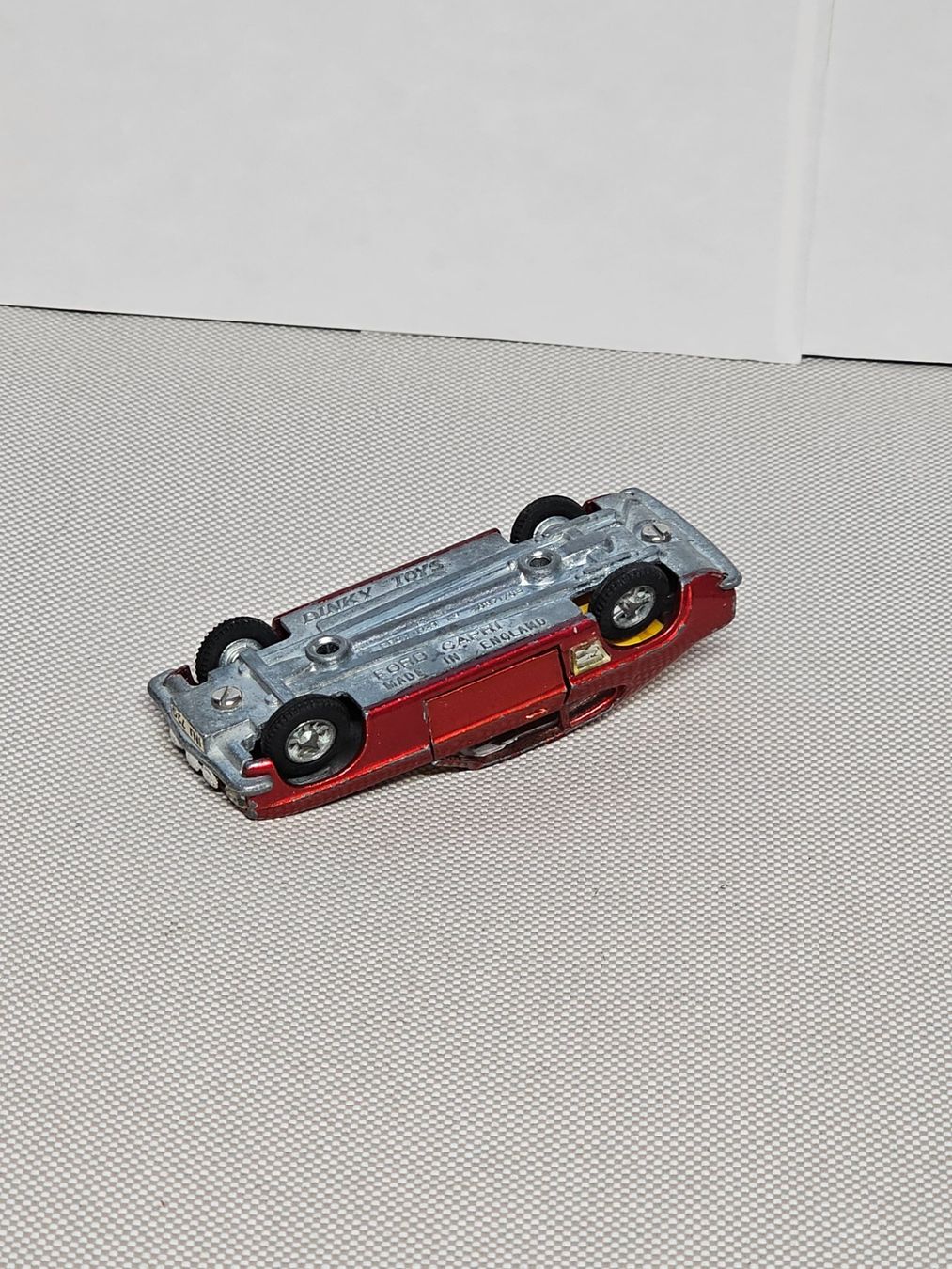 Dinky Toys Modellini d'auto: Dinky Ford Capri – Usato da Starrkirch-Wil venduto da easygo13 2
