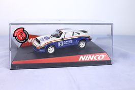 Ninco Porsche Rallye ’84 Slotcar mit Federung und Showcase