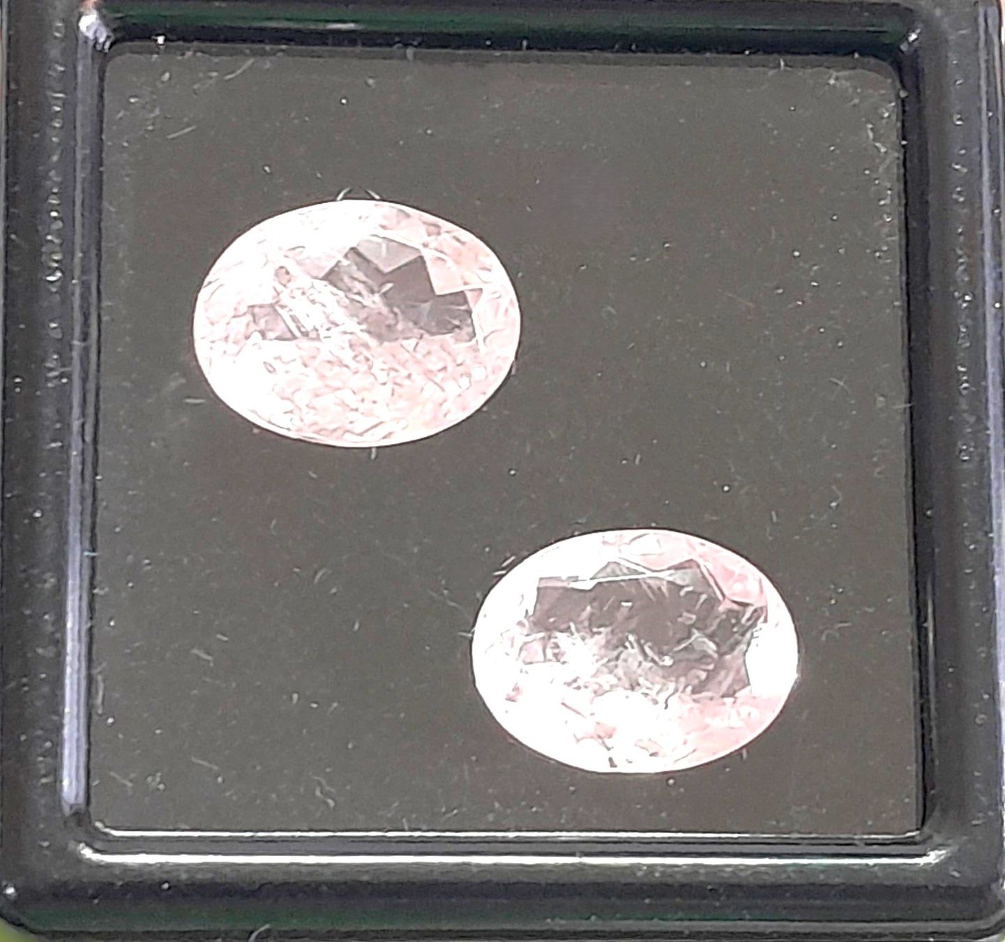 Pietre preziose: 2x Morganites 8x6 mm - Valeur 60.- Fr – Nuovo (secondo la descrizione) da Grimisuat venduto da Valgem 2