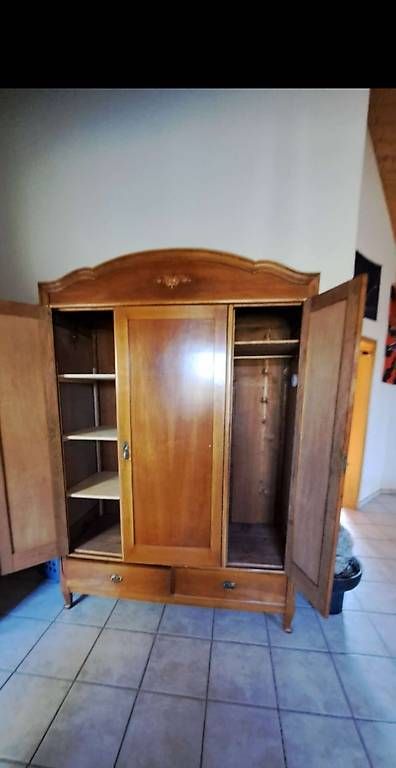 Armadi: Schrank Antik – Usato da Linden venduto da Maggi_46